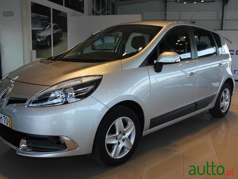 2012' Renault Scenic 1.5 Dci Expression Ss photo #2