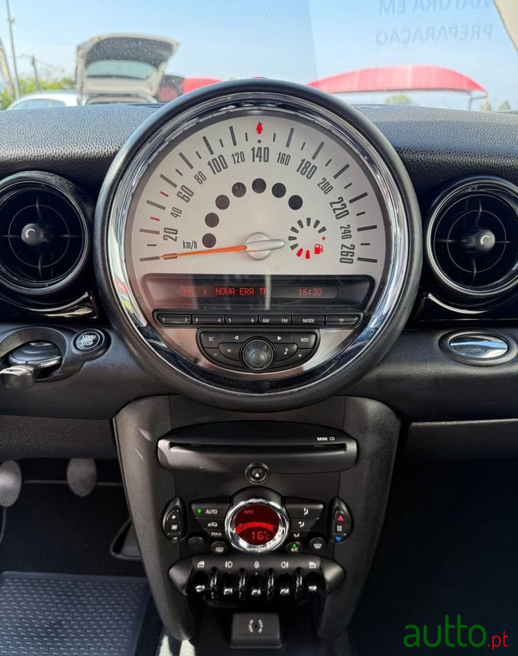 2012' MINI 3 Portas photo #6