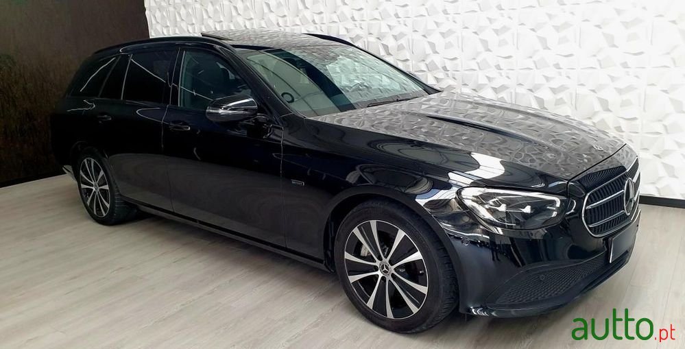 2021' Mercedes-Benz E 300 photo #5