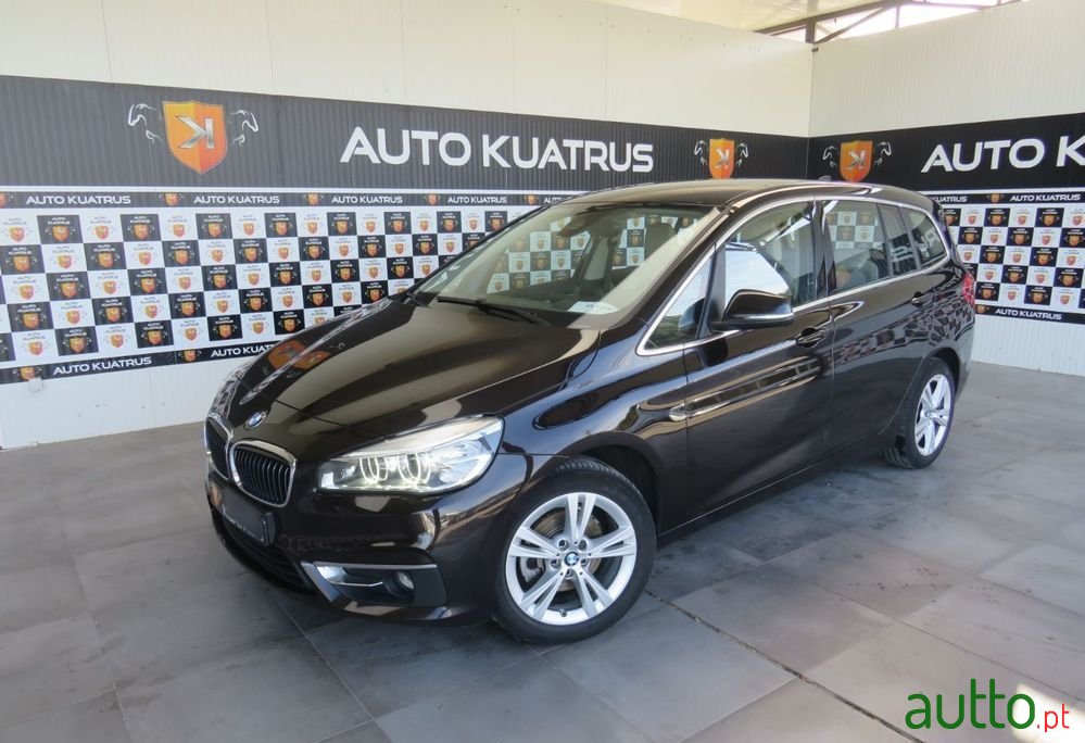 2017' BMW 216 Gran Tourer photo #2