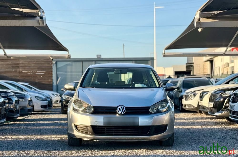 2011' Volkswagen Golf photo #3