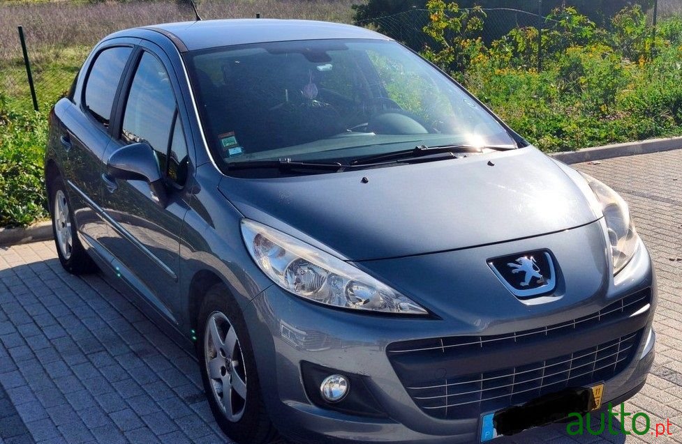 2011' Peugeot 207 photo #1