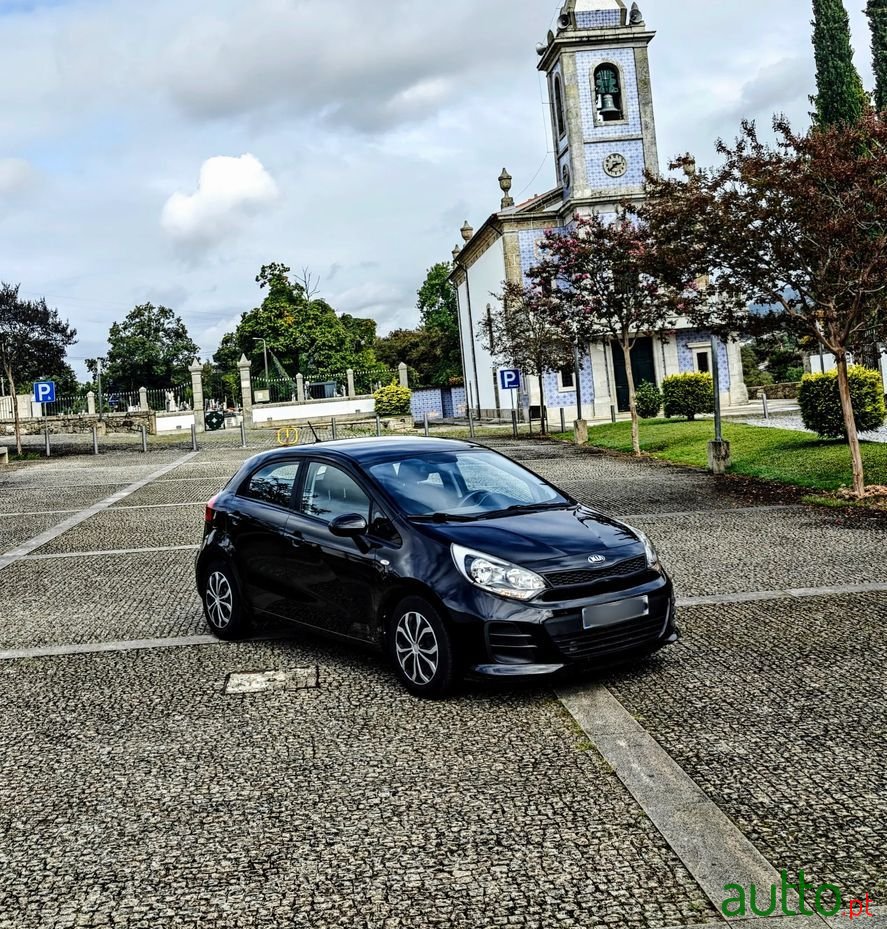 2016' Kia Rio photo #2