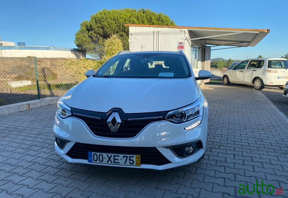 2018' Renault Megane Sport Tourer photo #2