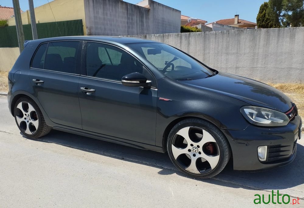 2010' Volkswagen Golf 2.0 Tsi Gti photo #5