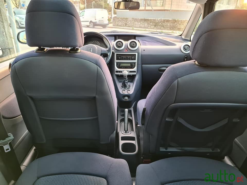2003' Peugeot 1007 photo #4