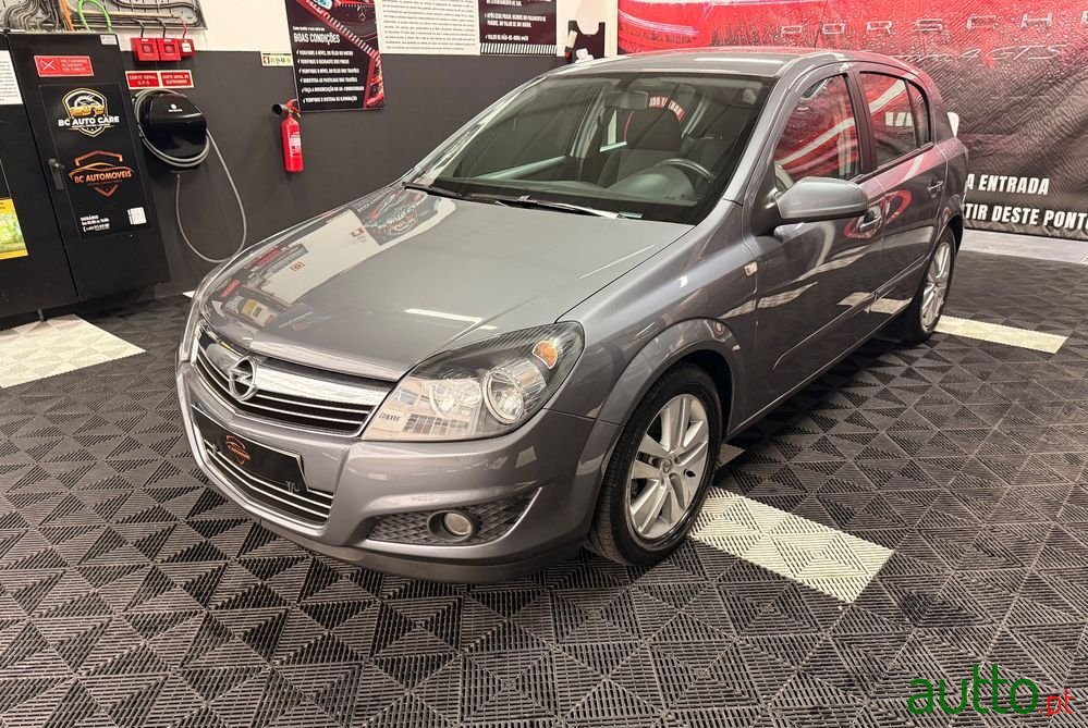 2007' Opel Astra 1.4 Edition photo #1