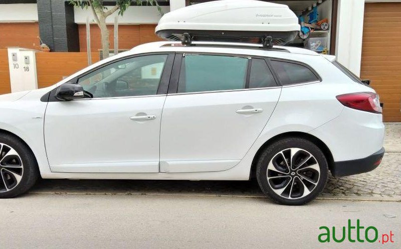 2013' Renault Megane Sport Tourer photo #1