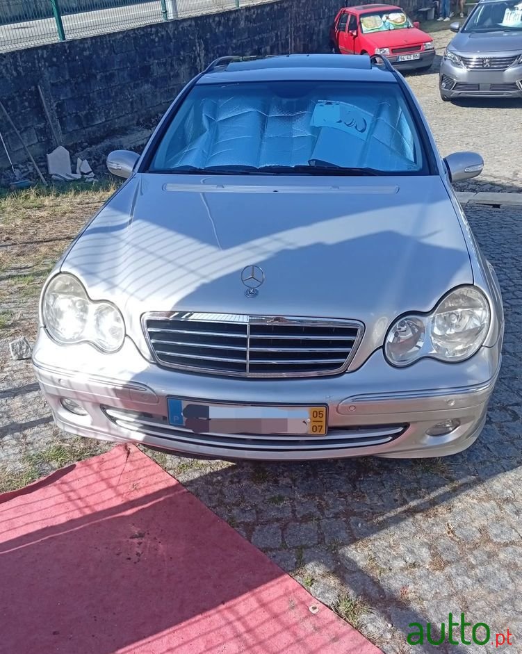 2005' Mercedes-Benz Classe C photo #4