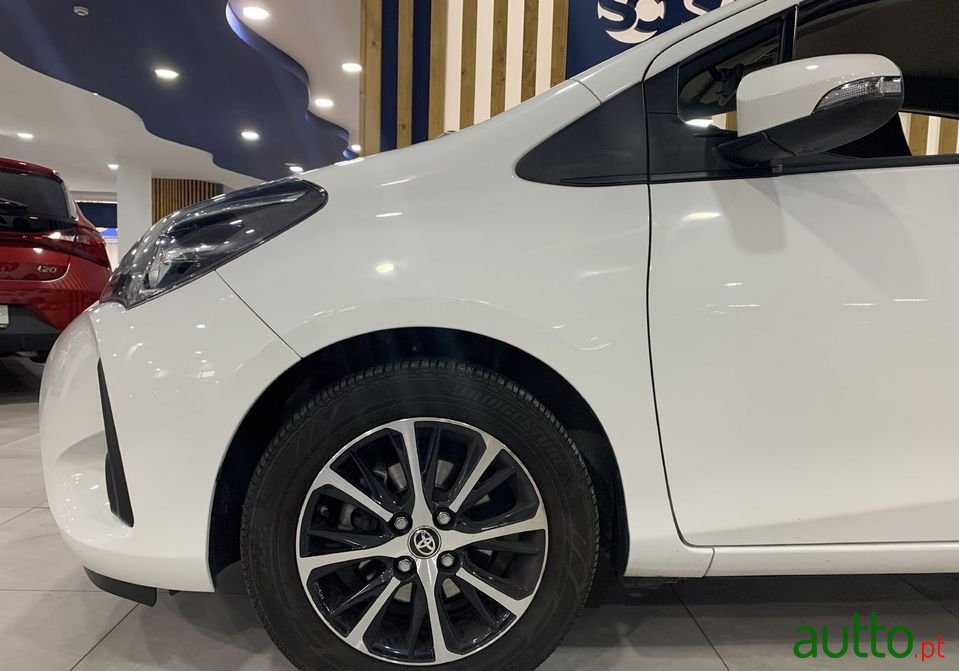 2019' Toyota Yaris photo #3