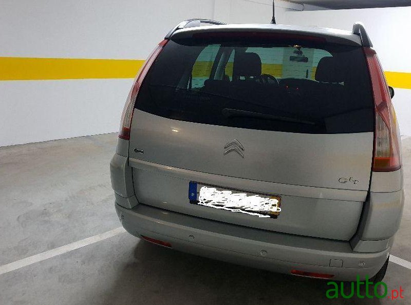 2011' Citroen C4 Grand Picasso photo #3