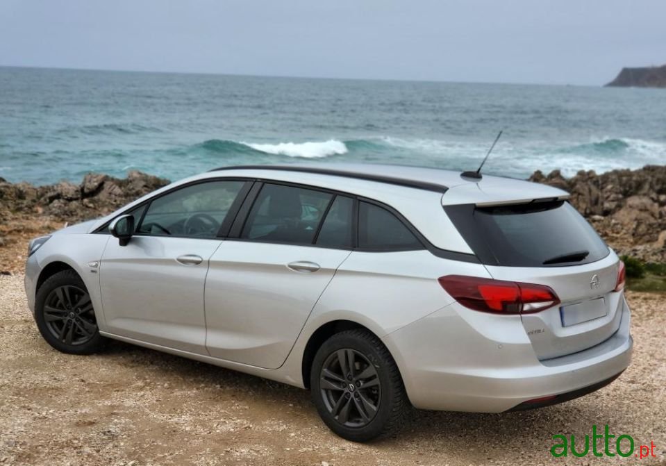 2019' Opel Astra Sports Tourer photo #3