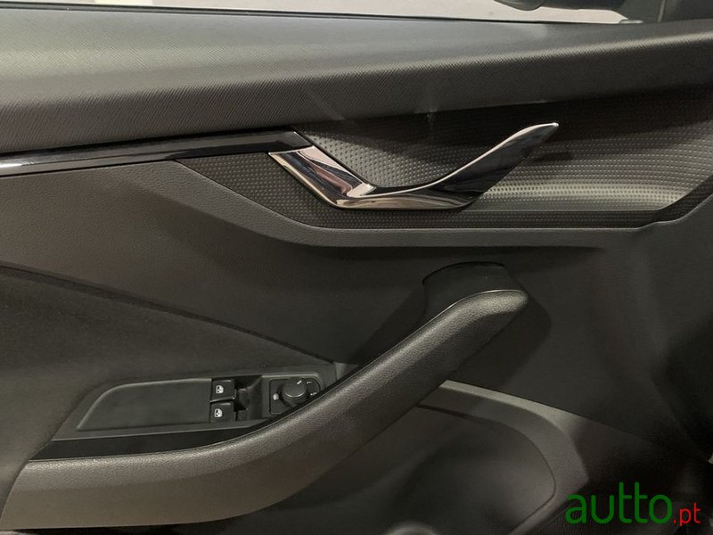 2022' Skoda Kamiq 1.0 Tsi Style photo #5