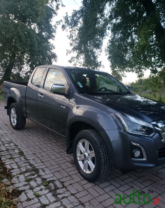 2017' Isuzu D-Max photo #1