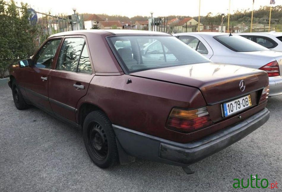 1985' Mercedes-Benz 200 D photo #2