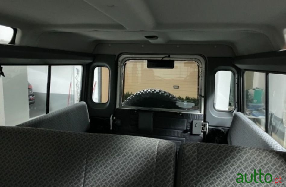 1998' Land Rover Defender photo #4