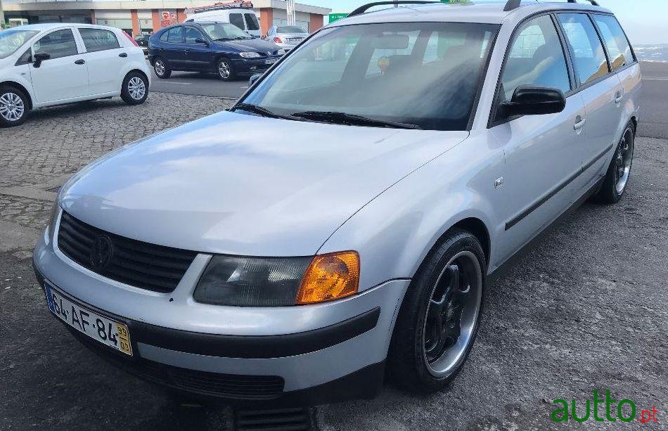 1999' Volkswagen Passat Variant photo #2