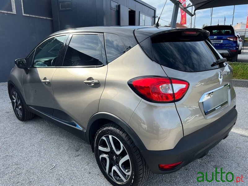 2015' Renault Captur photo #4