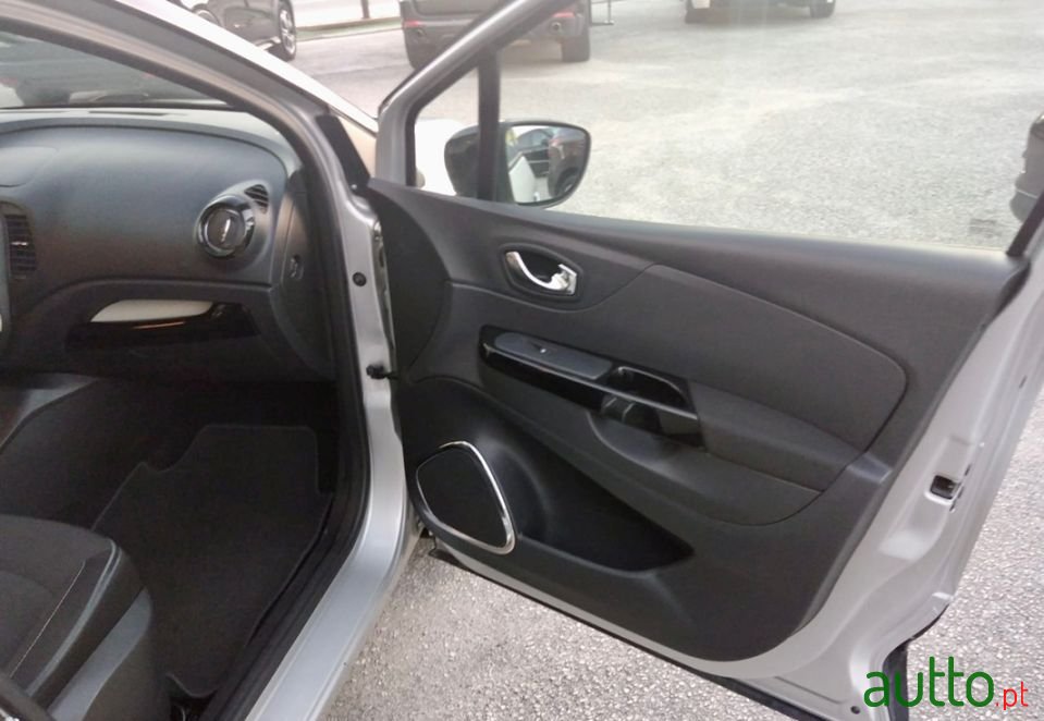 2014' Renault Captur photo #6