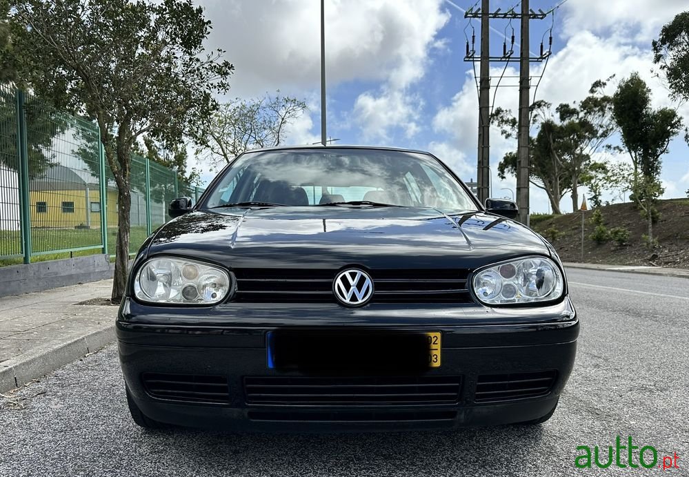 2003' Volkswagen Golf photo #2