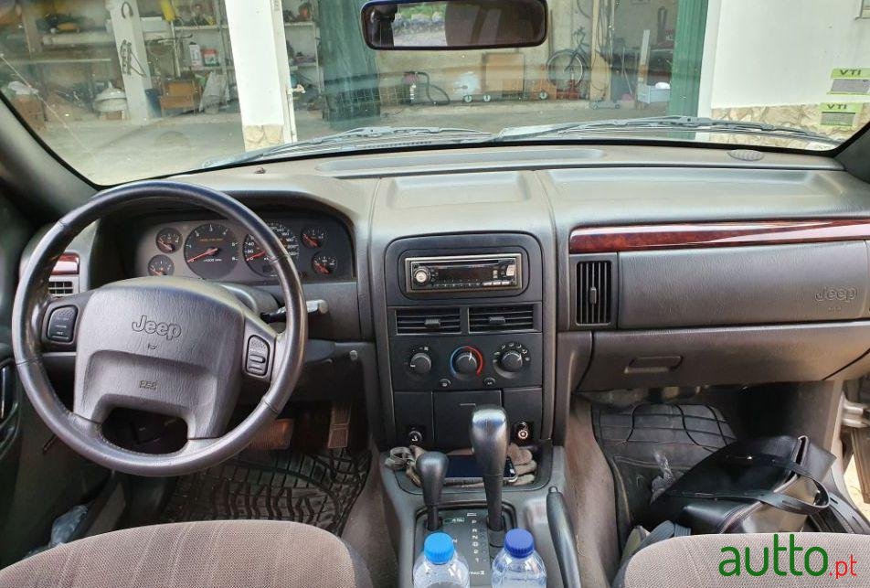 2000' Jeep Grand Cherokee photo #3