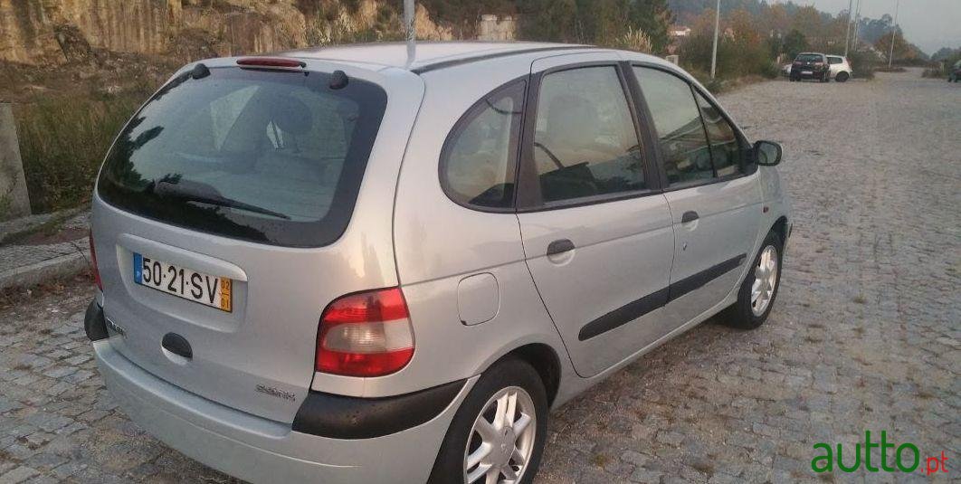 2002' Renault Scenic 1.9 Dci Conquest photo #2