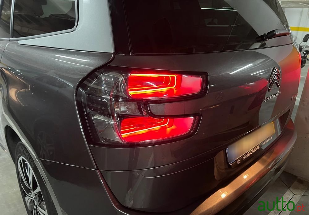 2019' Citroen Grand C4 SpaceTourer photo #6