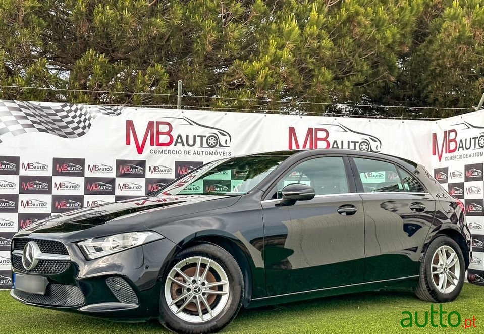 2019' Mercedes-Benz A-180 photo #2