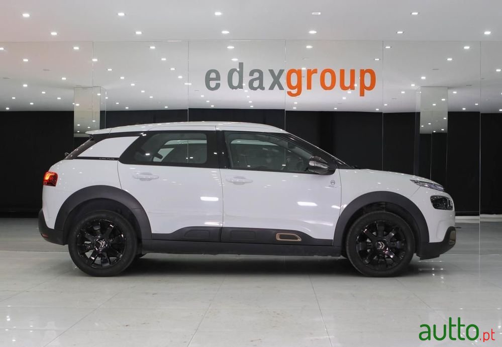 2019' Citroen C4 Cactus photo #2