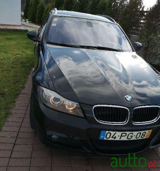 2011' BMW 320 Touring photo #2