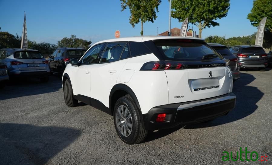 2021' Peugeot 2008 photo #6