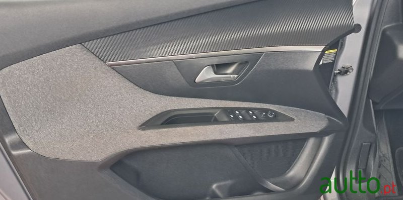 2018' Peugeot 3008 photo #5