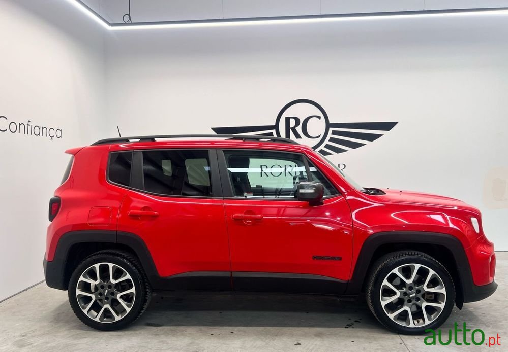 2022' Jeep Renegade photo #2