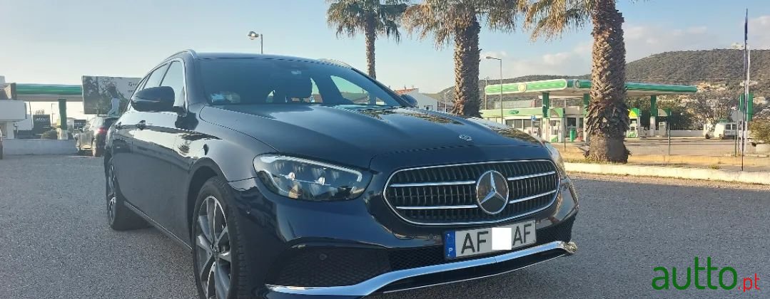 2021' Mercedes-Benz E-220 photo #3