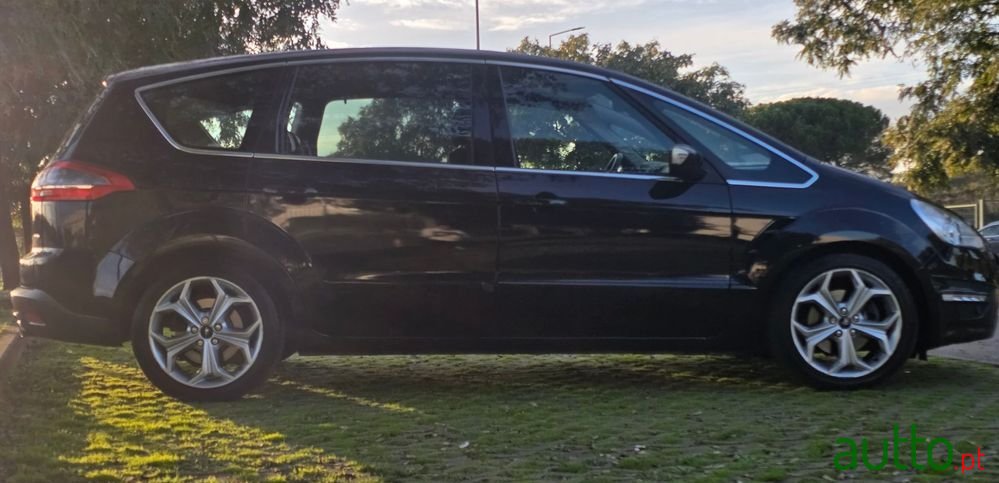 2010' Ford S-Max photo #5