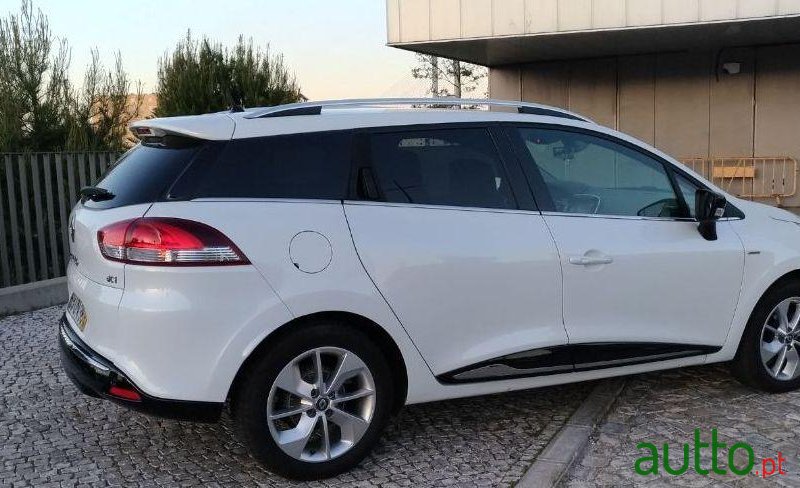 2016' Renault Clio Sport Tourer photo #2