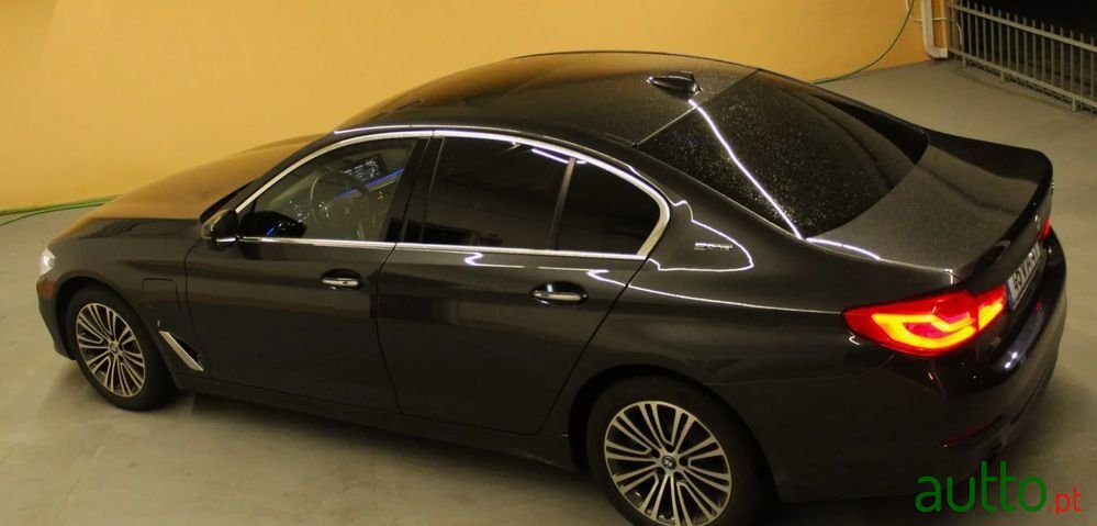 2018' BMW 530 E Iperformance photo #1