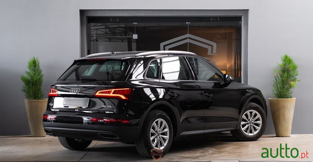 2020' Audi Q5 35 Tdi S Tronic photo #5