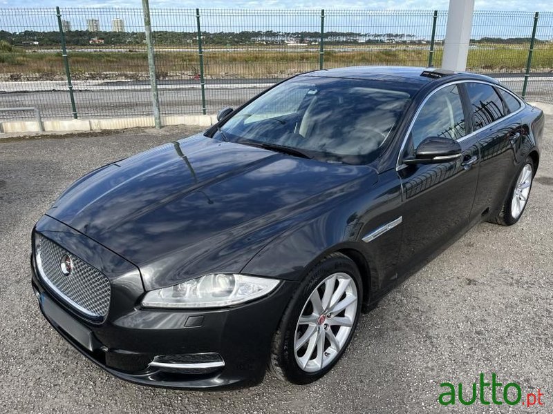 2014' Jaguar XJ photo #4