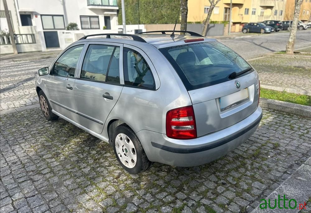 2001' Skoda Fabia Break photo #6