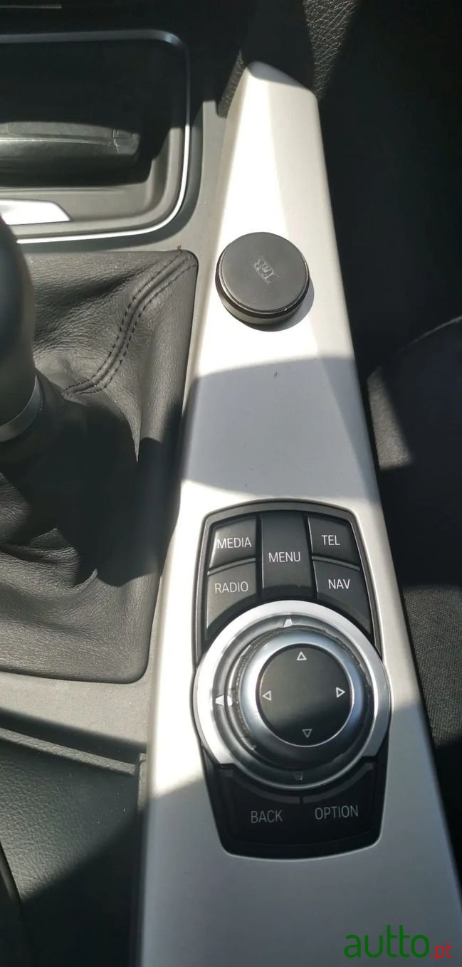 2014' BMW 320 photo #5