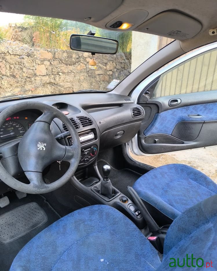 2000' Peugeot 206 photo #6