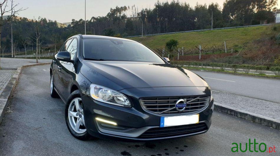 2016' Volvo V60 photo #2