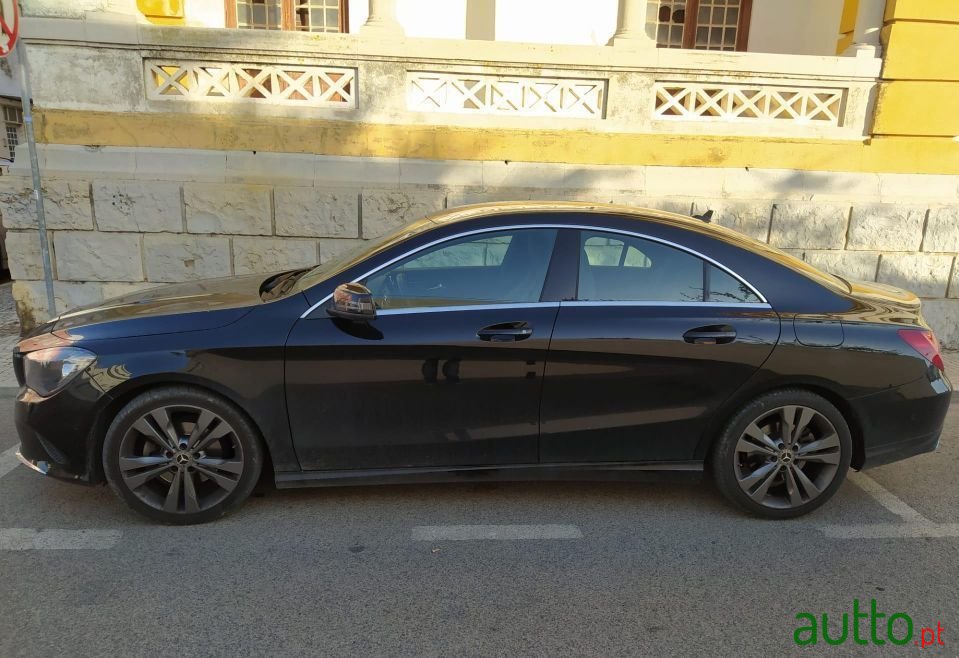 2018' Mercedes-Benz Cla-200 photo #2