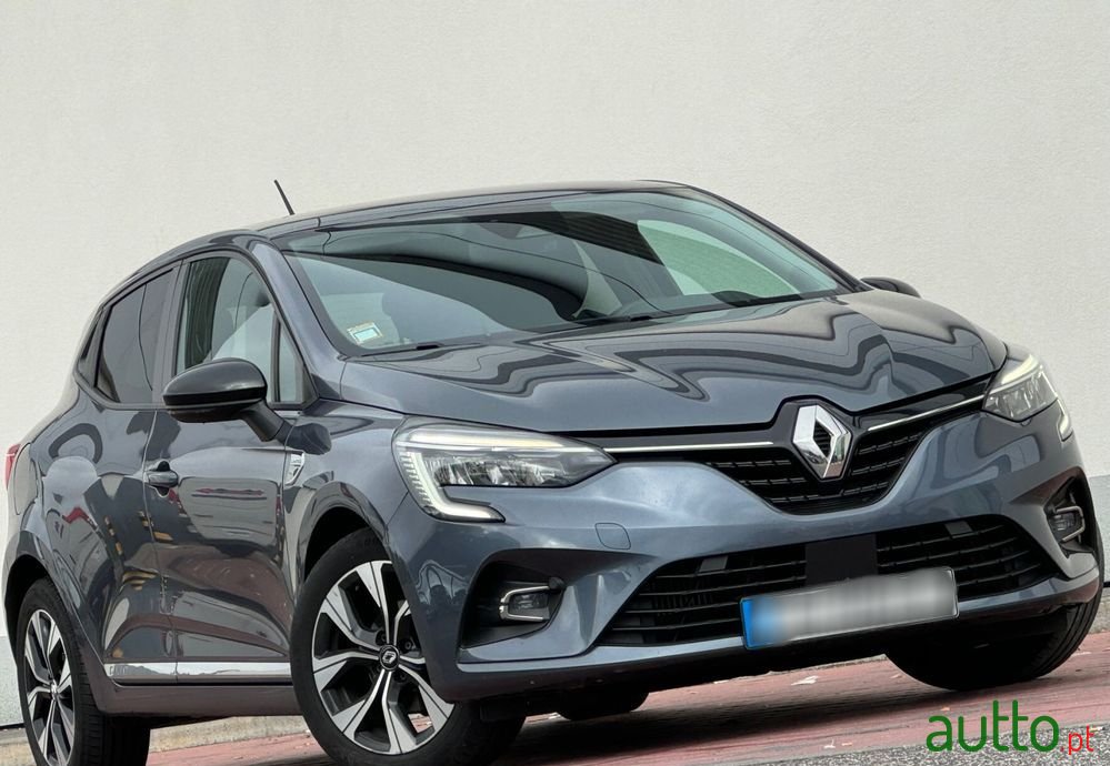 2021' Renault Clio photo #1