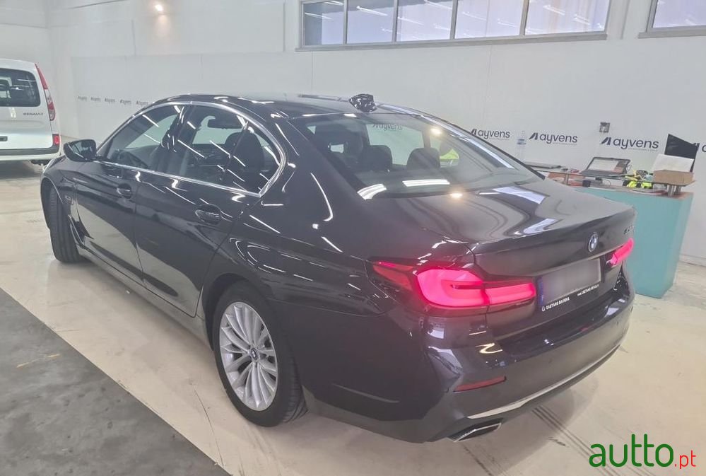 2023' BMW Série 5 E Line Luxury photo #2