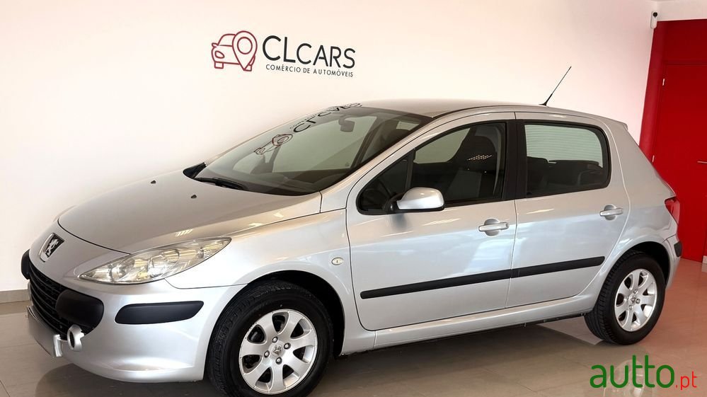 2006' Peugeot 307 1.6 Hdi Executive photo #2