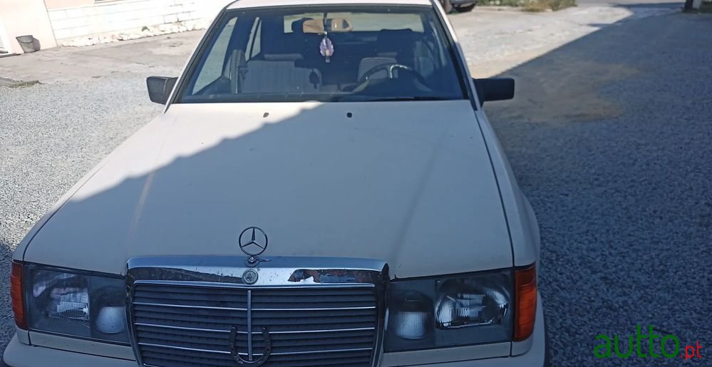 1986' Mercedes-Benz W124 250 D photo #5