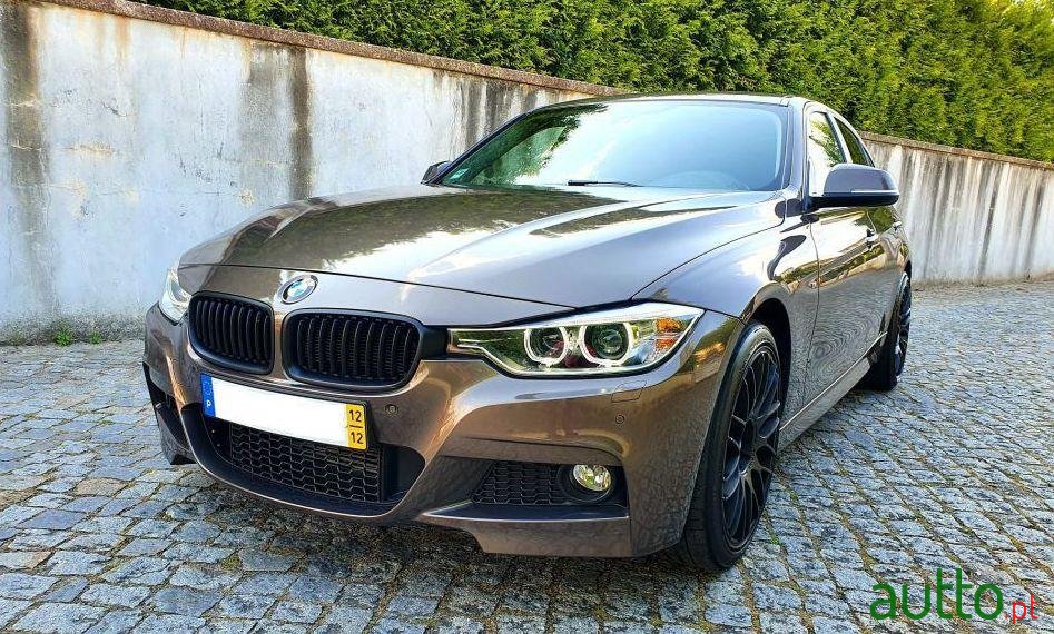 2012' BMW 320 photo #2