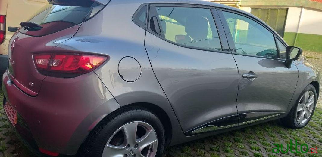 2014' Renault Clio photo #4